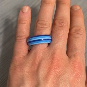 Vintage Lucite Bangle, Size 11, Blue Stripes